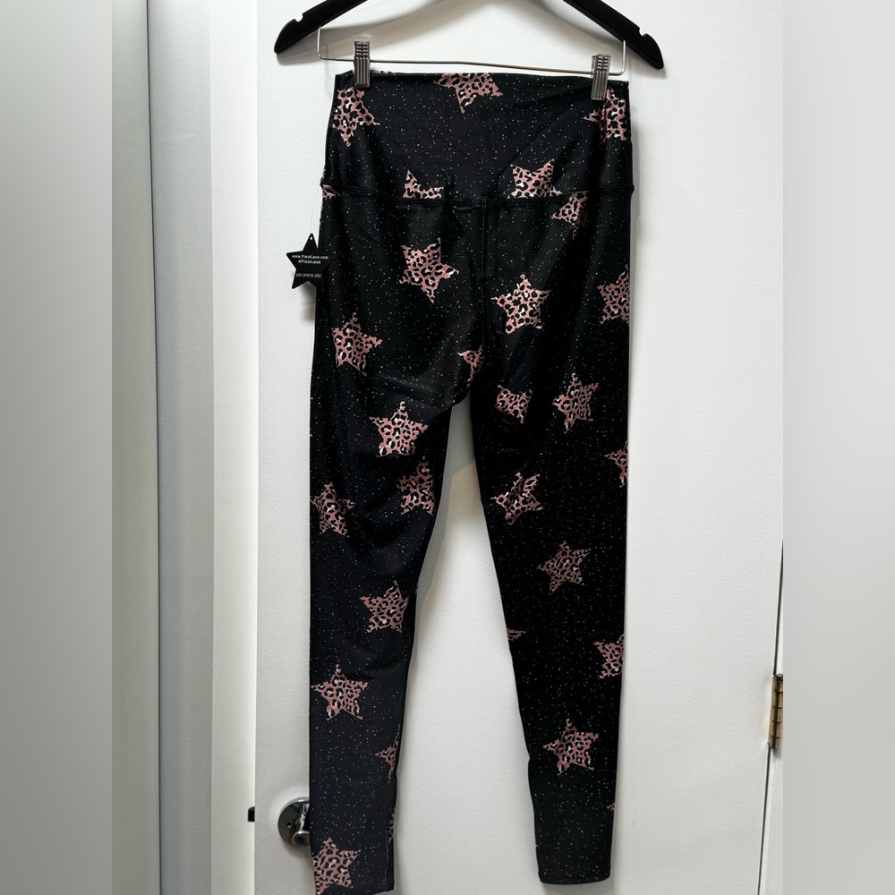Chic Black Leggings with leopard Star Design